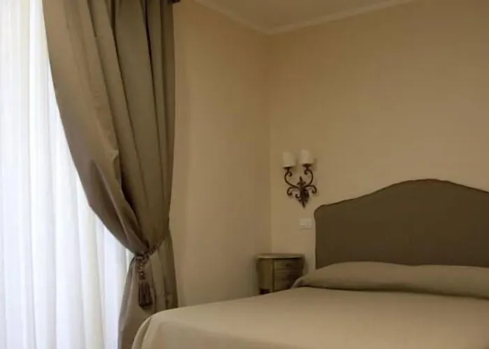Residenza Dei Gracchi 4*
